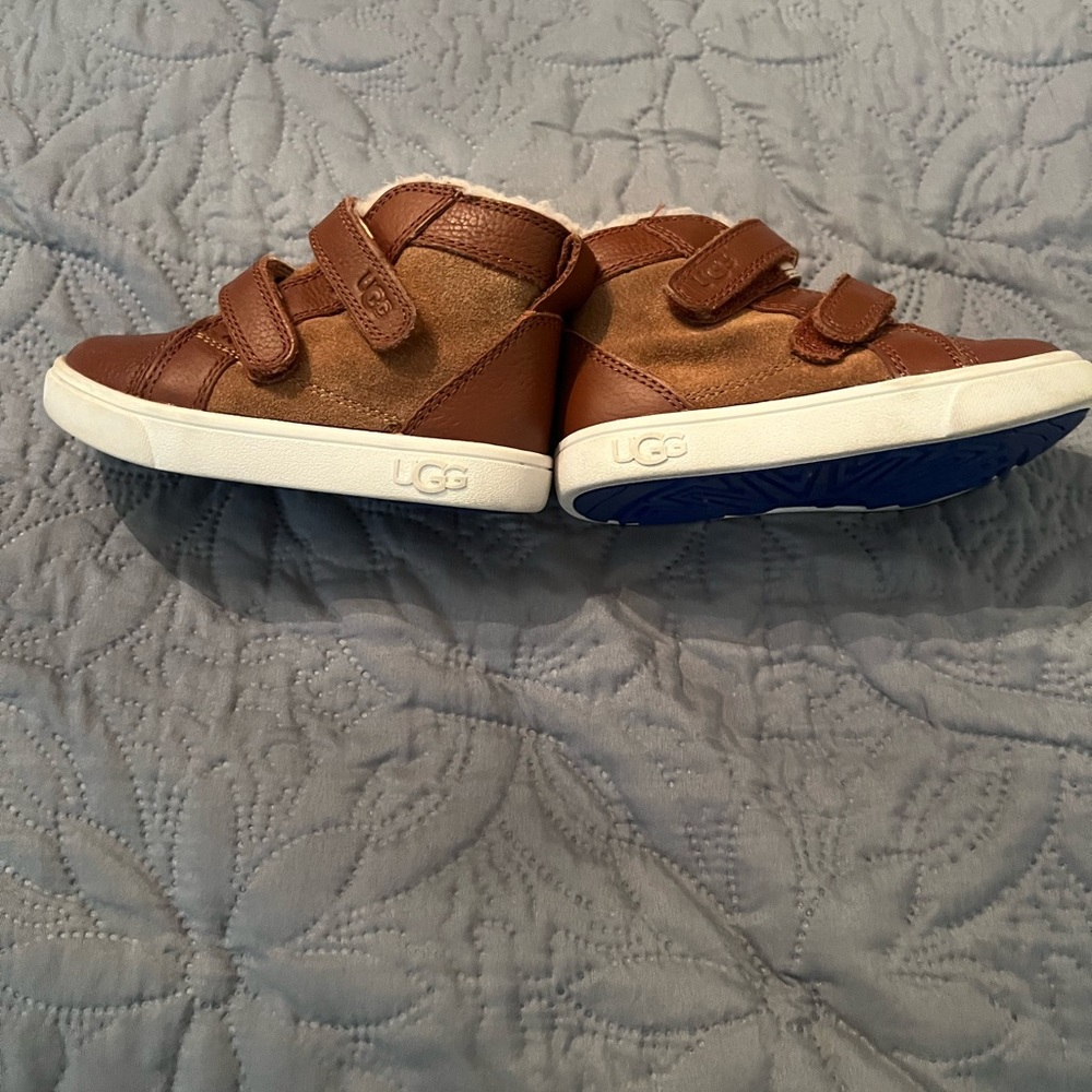 Boys toddlers UGGs boots size 7C